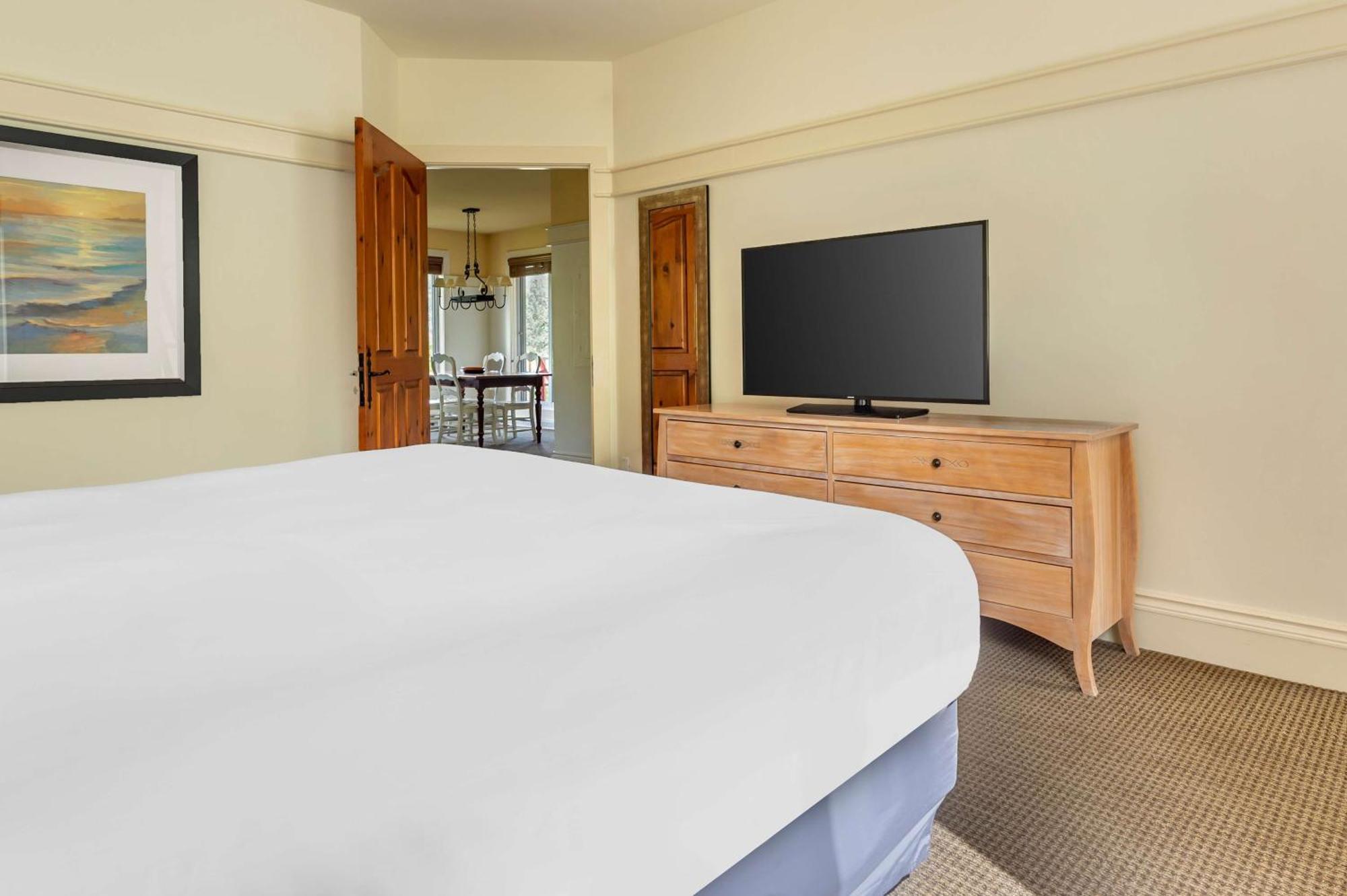 Hilton Grand Vacations Club Tremblant Canada Mont-Tremblant Exterior photo