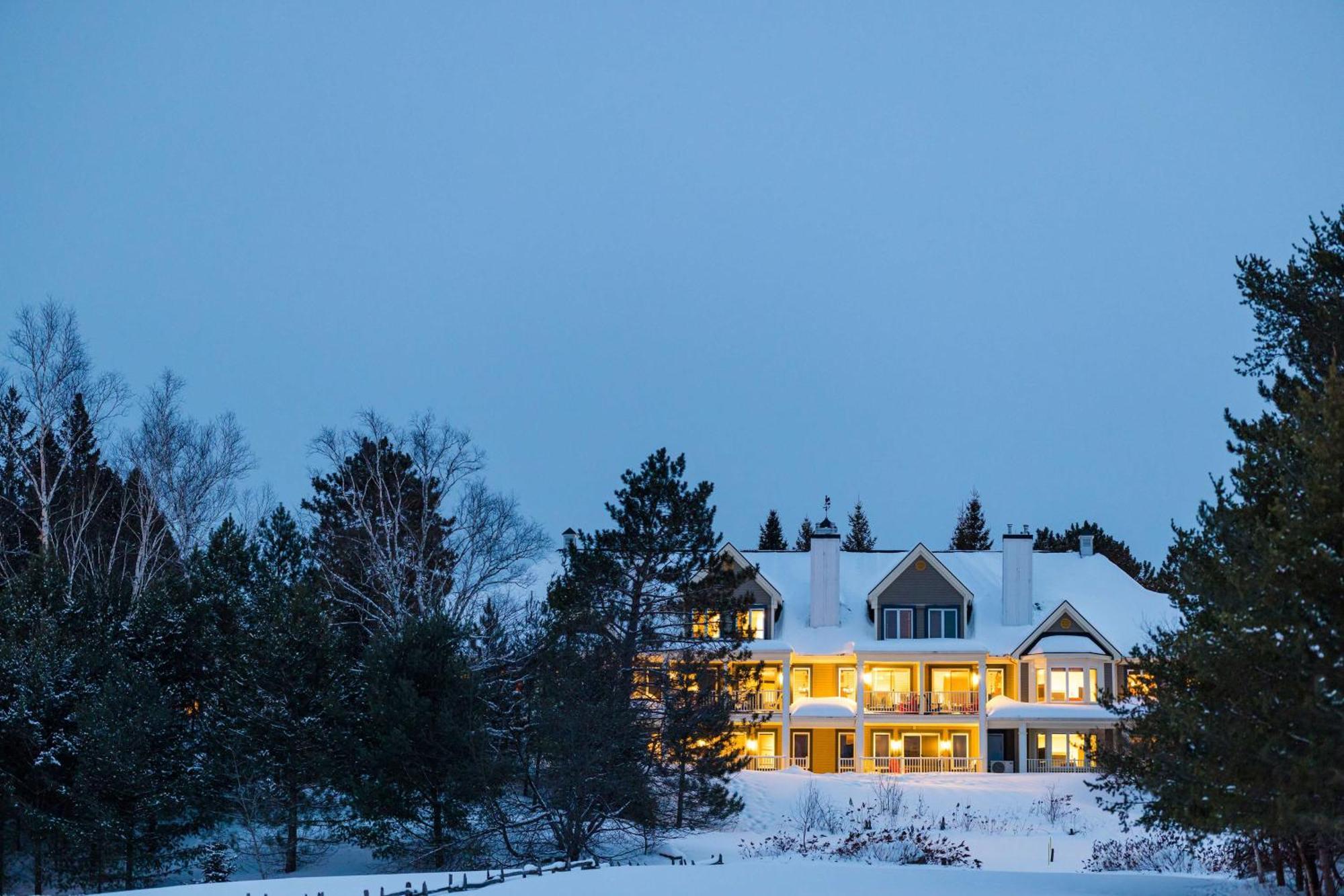 Hilton Grand Vacations Club Tremblant Canada Mont-Tremblant Exterior photo