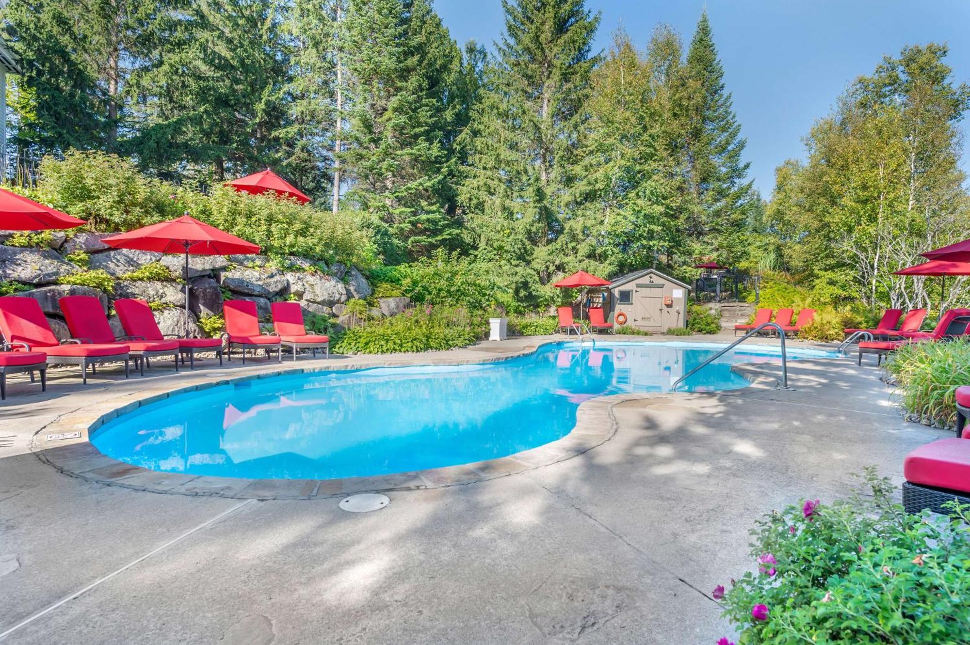 Hilton Grand Vacations Club Tremblant Canada Mont-Tremblant Exterior photo