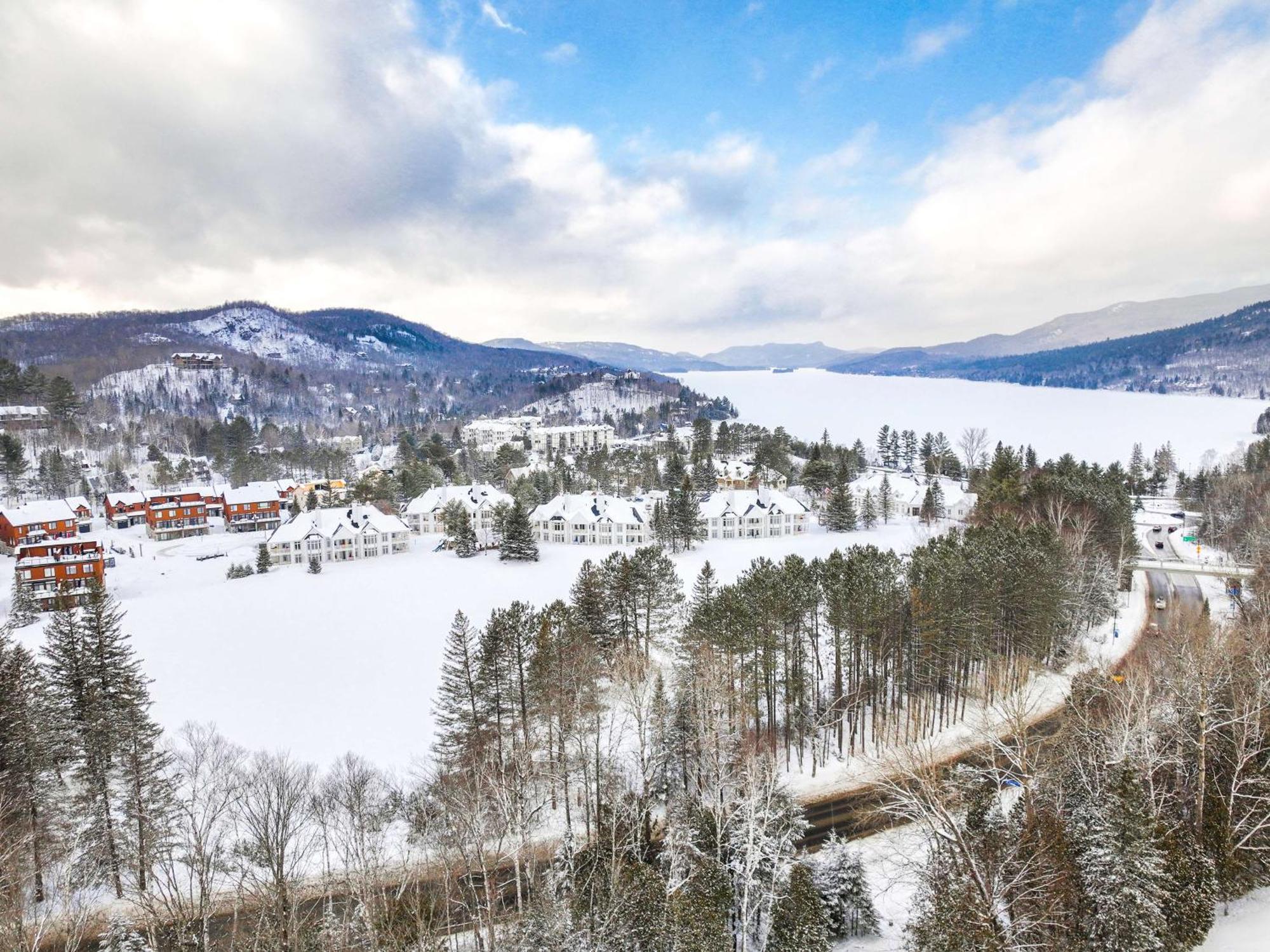 Hilton Grand Vacations Club Tremblant Canada Mont-Tremblant Exterior photo